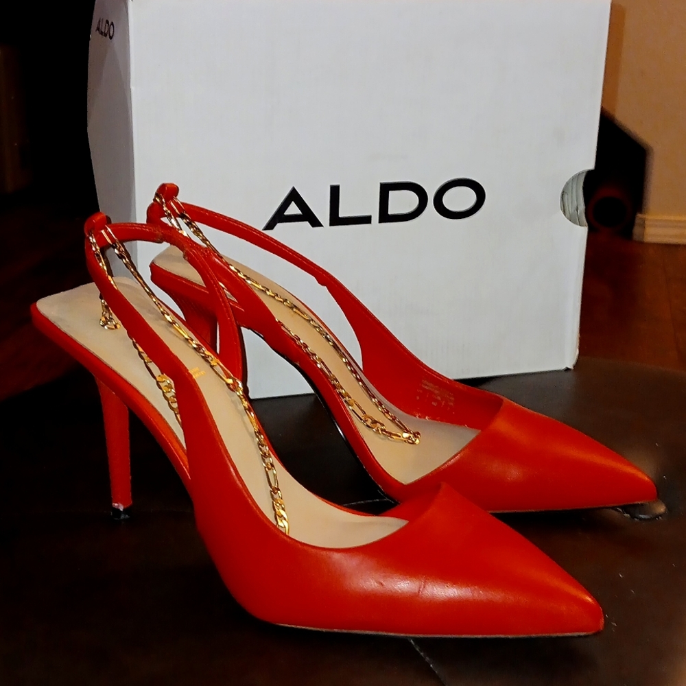 Aldo Heels, Size 9, Red.
